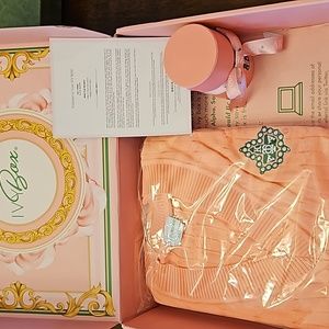 AKA May ivy box knit dress